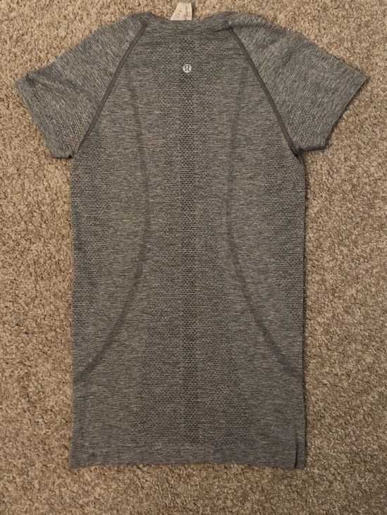 lululemon athletica Women's Short Sleeve Swiftly Tech Gray - Picture 2 of 4